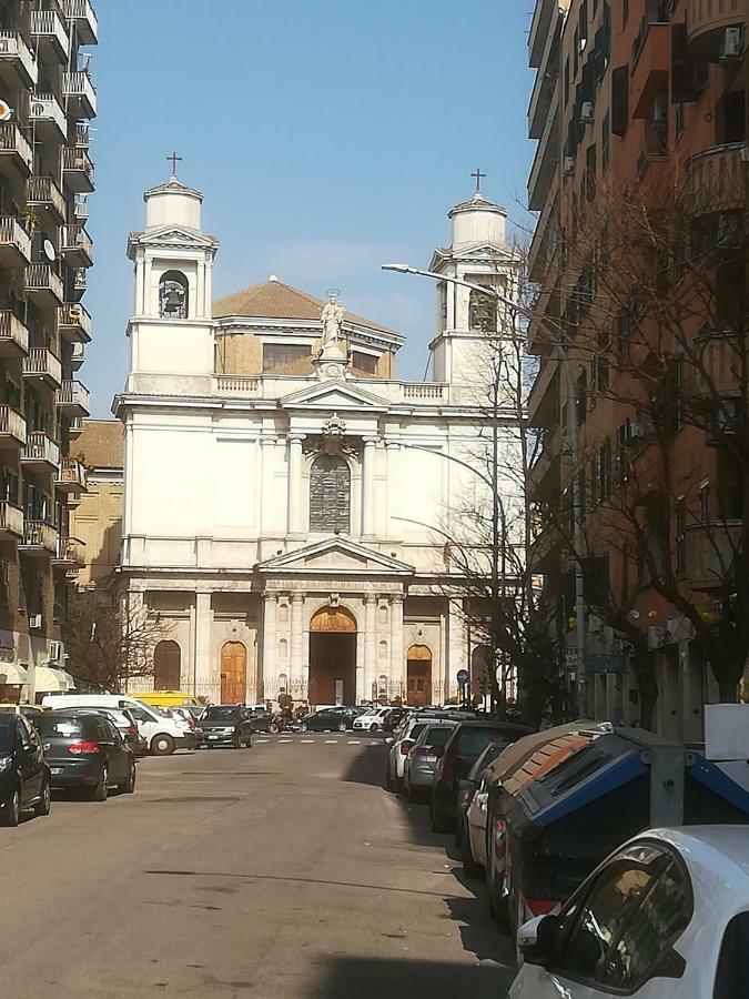 Apartmán Roma Metro Furio Camillo Exteriér fotografie